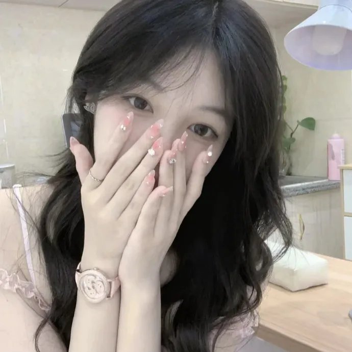 顶替双胞胎姐姐后我开始暴走